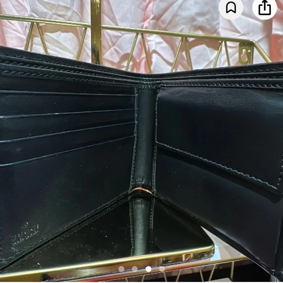 Gucci snake bifold wallet